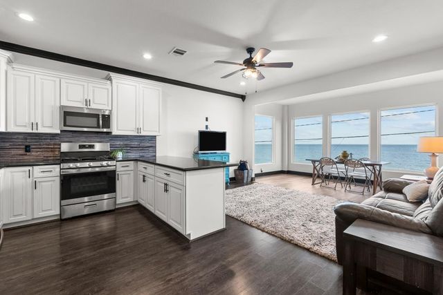 4514 Boulevard Street, Bacliff, TX 77518