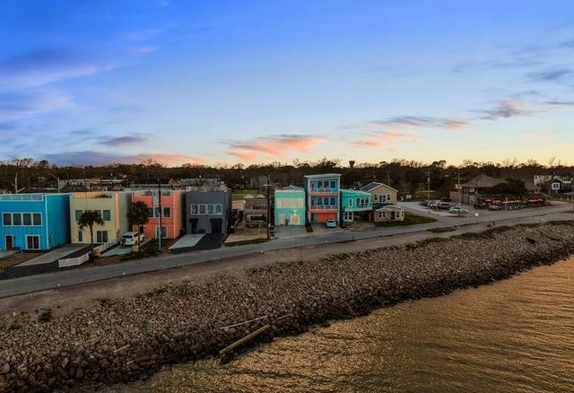 4514 Boulevard Street, Bacliff, TX 77518