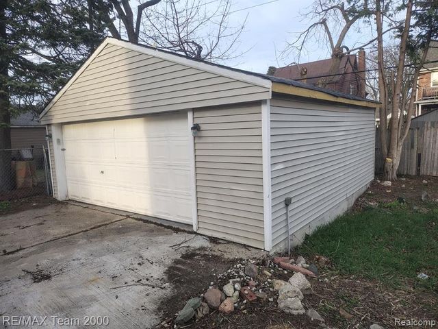 15092 Faust Avenue, Detroit, MI 48223