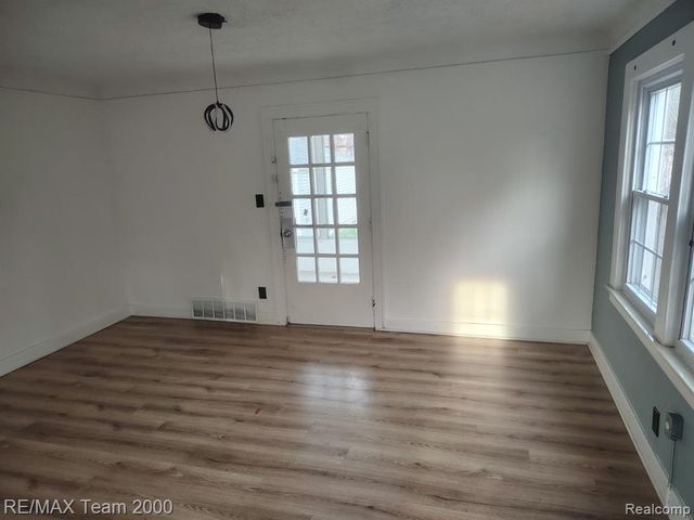 15092 Faust Avenue, Detroit, MI 48223