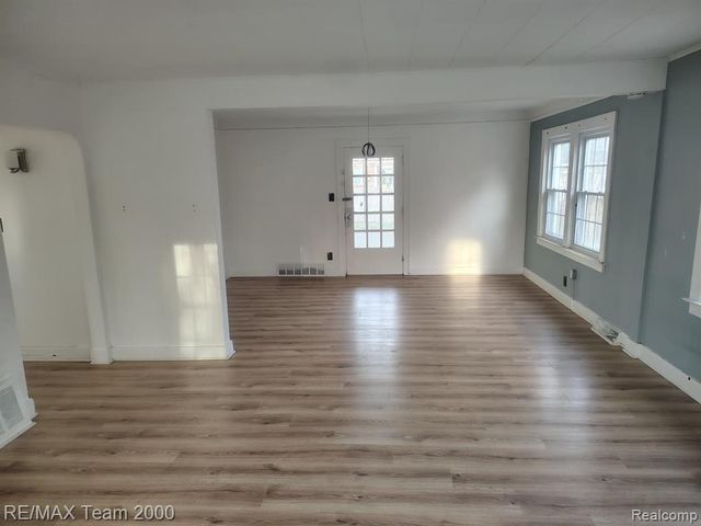 15092 Faust Avenue, Detroit, MI 48223