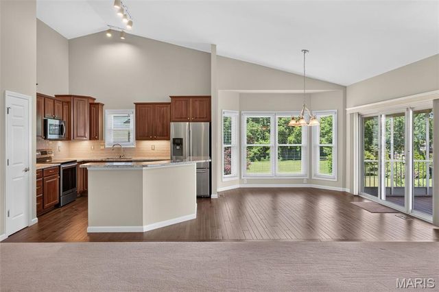 307 Glasgow Drive, St Charles, MO 63301