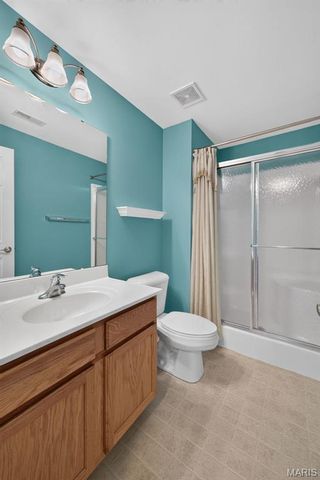 307 Glasgow Drive, St Charles, MO 63301