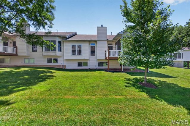 307 Glasgow Drive, St Charles, MO 63301