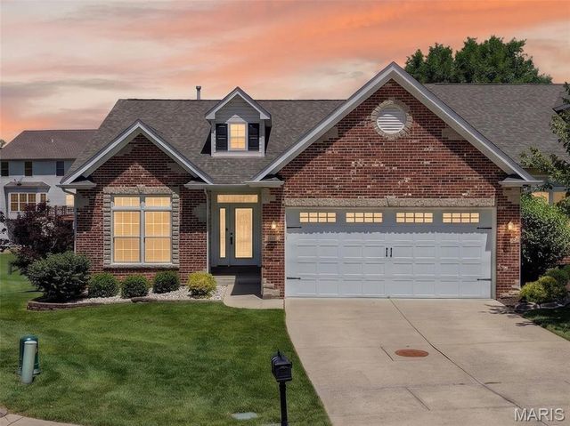 307 Glasgow Drive, St Charles, MO 63301