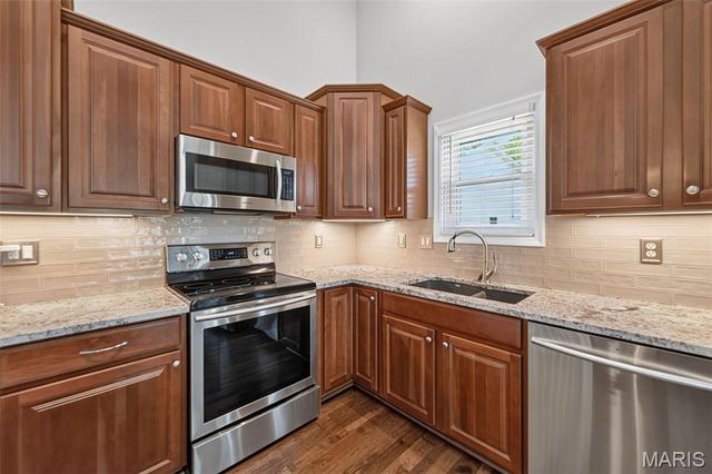 307 Glasgow Drive, St Charles, MO 63301