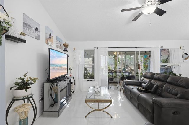 2122 KING RICHARDS COURT, Orange City, FL 32763