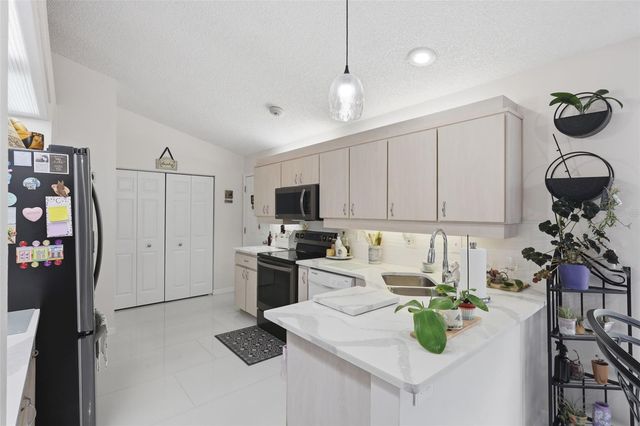 2122 KING RICHARDS COURT, Orange City, FL 32763