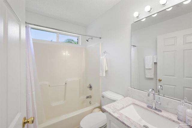 4375 Canton Ct, Gulf Breeze, FL 32563