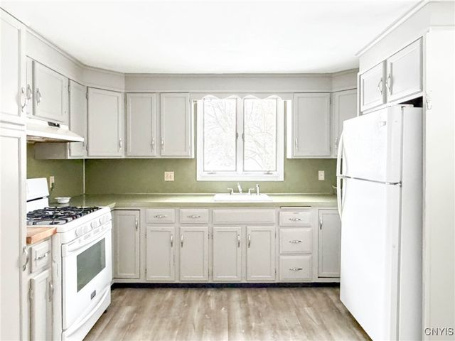 16 1st Street, Whitestown, NY 13495