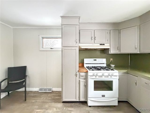 16 1st Street, Whitestown, NY 13495