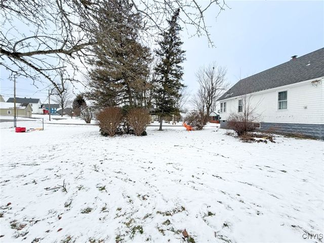 16 1st Street, Whitestown, NY 13495