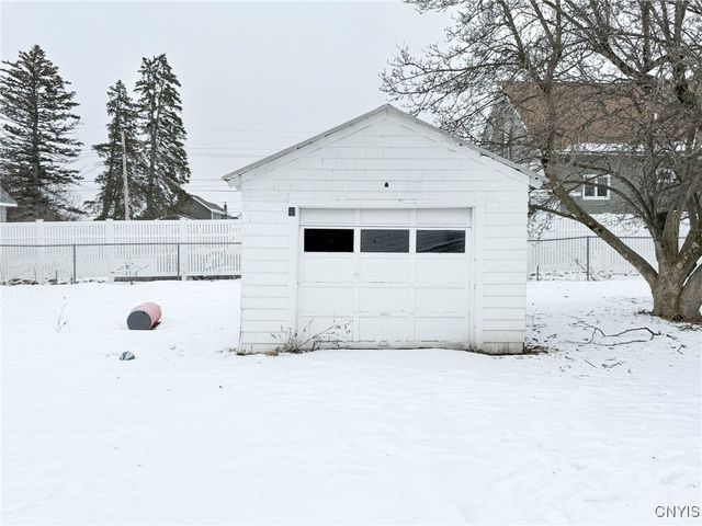 16 1st Street, Whitestown, NY 13495