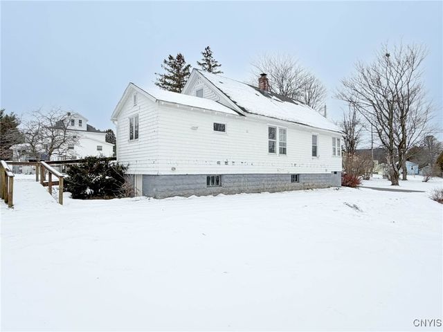 16 1st Street, Whitestown, NY 13495