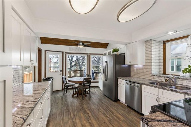 525 SE Vista Drive, Lee's Summit, MO 64063