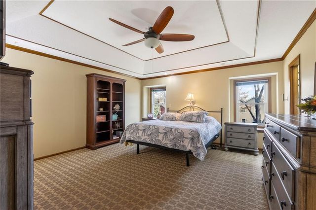 525 SE Vista Drive, Lee's Summit, MO 64063