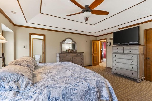 525 SE Vista Drive, Lee's Summit, MO 64063