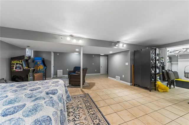 525 SE Vista Drive, Lee's Summit, MO 64063