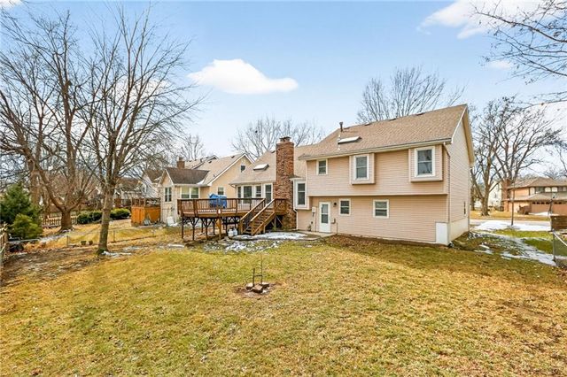 525 SE Vista Drive, Lee's Summit, MO 64063