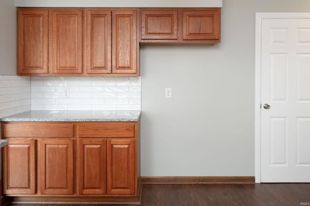 10814 Lower Huntington Road, Roanoke, IN 46783