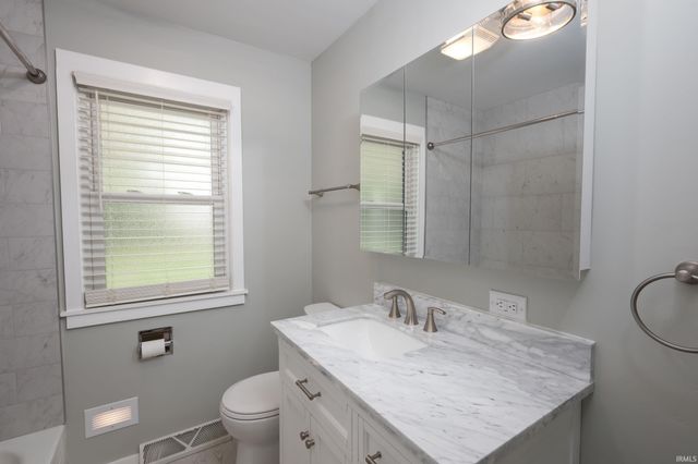 10814 Lower Huntington Road, Roanoke, IN 46783