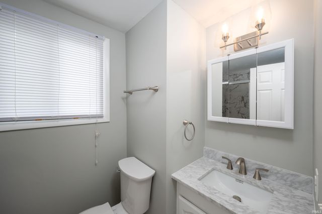 10814 Lower Huntington Road, Roanoke, IN 46783