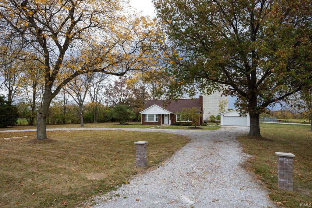 10814 Lower Huntington Road, Roanoke, IN 46783