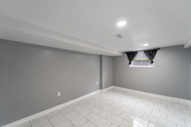 6510 SW 16th Street, Des Moines, IA 50315