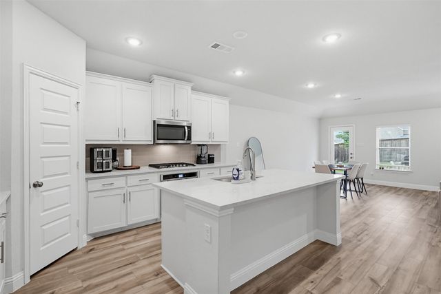 731 Lauren Grove Lane, Forney, TX 75126