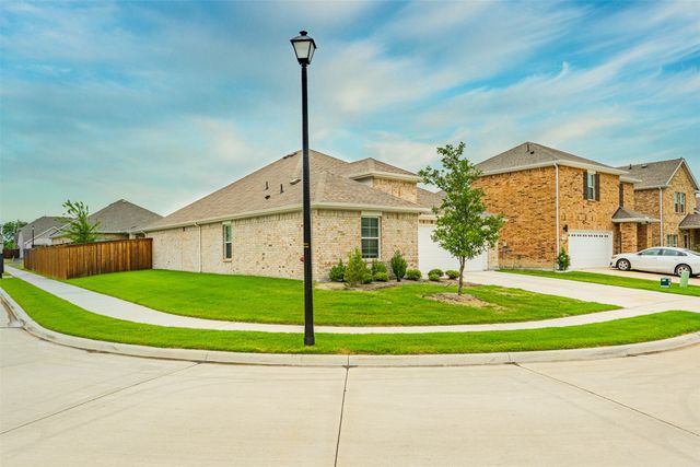 731 Lauren Grove Lane, Forney, TX 75126