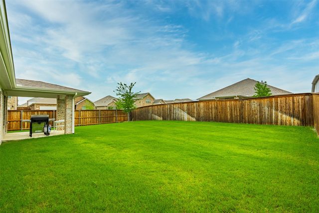 731 Lauren Grove Lane, Forney, TX 75126