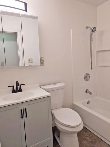 2984 Wessex Court, Columbus, OH 43232