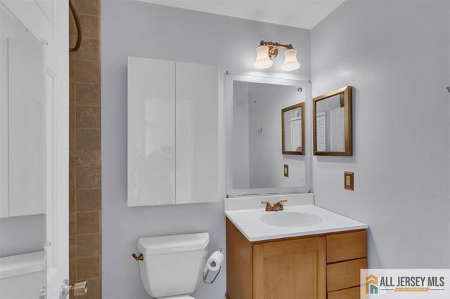 48 Tanglewood Court, South Brunswick, NJ 08852