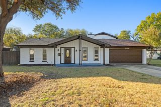 8009 Northbrook Drive, Benbrook, TX 76116