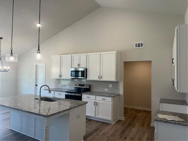645 Rodeo Drive, Auburn, GA 30011