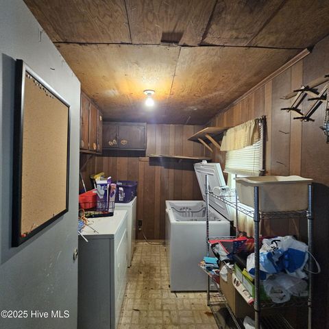 770 Simmons Road, Clinton, NC 28328