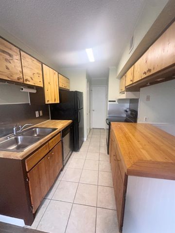 2750 Holly Hall Street 403, Houston, TX 77054