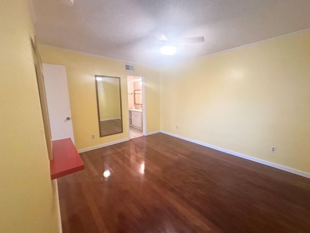 2750 Holly Hall Street 403, Houston, TX 77054