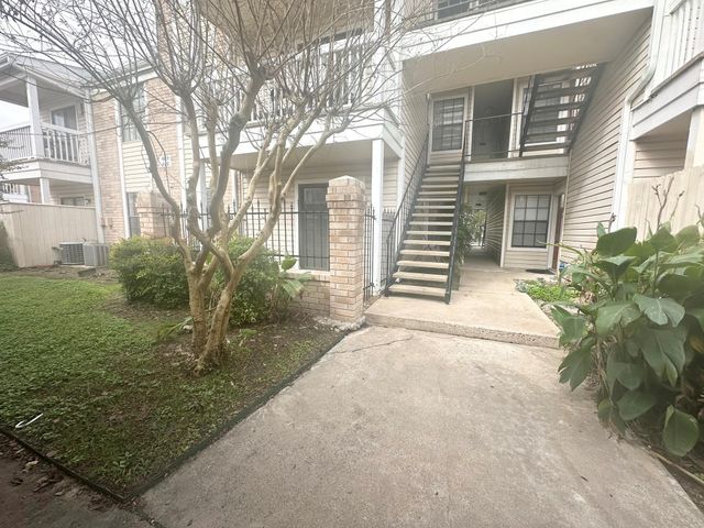 2750 Holly Hall Street 403, Houston, TX 77054