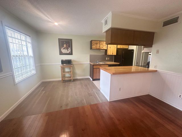 2750 Holly Hall Street 403, Houston, TX 77054