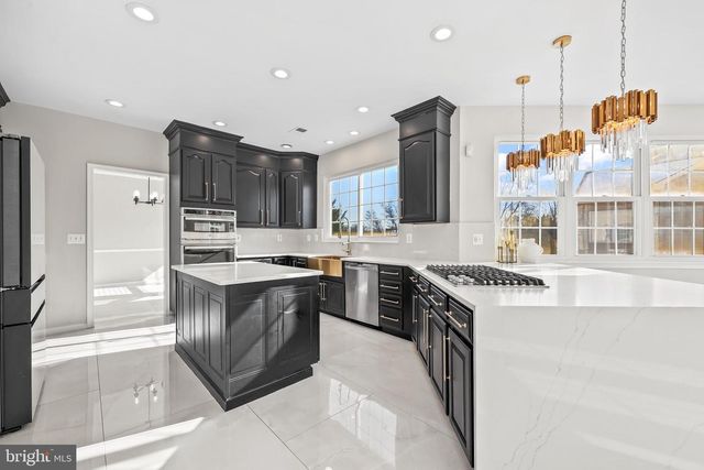 43170 PARKERS RIDGE DR, Leesburg, VA 20176