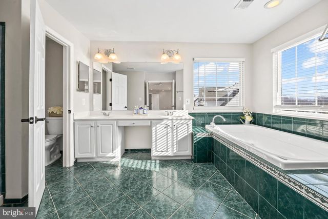 43170 PARKERS RIDGE DR, Leesburg, VA 20176