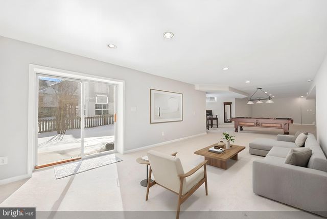 43170 PARKERS RIDGE DR, Leesburg, VA 20176