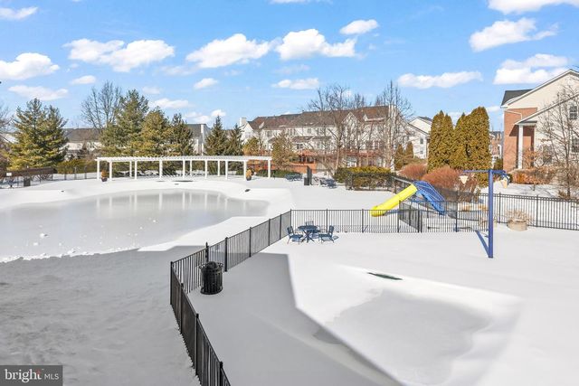 43170 PARKERS RIDGE DR, Leesburg, VA 20176