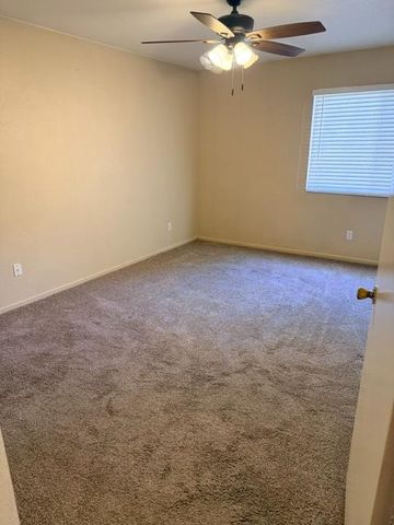 8657 Golden Sage Dr, Elk Grove, CA 95624