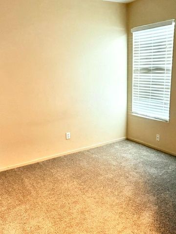 8657 Golden Sage Dr, Elk Grove, CA 95624