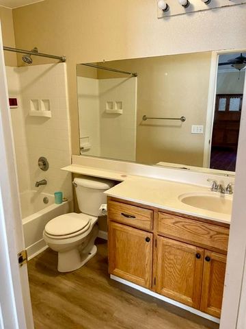 8657 Golden Sage Dr, Elk Grove, CA 95624