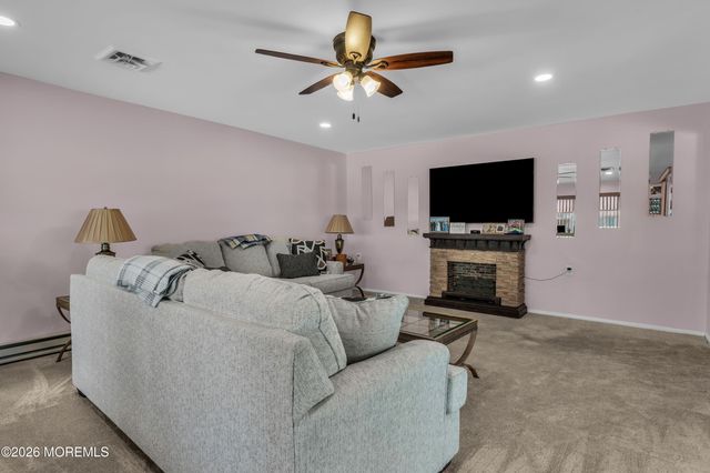 912B Dumbarton Drive, Lakewood, NJ 08701