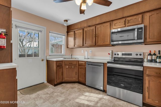 912B Dumbarton Drive, Lakewood, NJ 08701