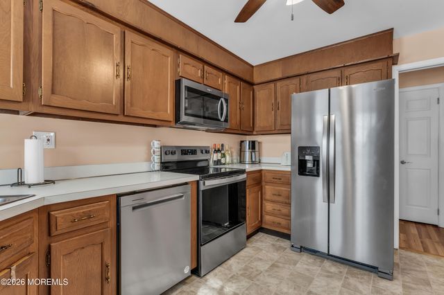 912B Dumbarton Drive, Lakewood, NJ 08701